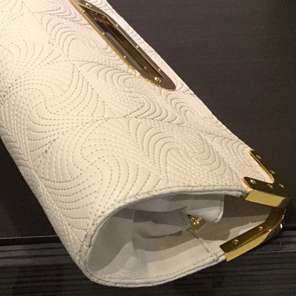 BCBG Oversized clutch - Picture 6 of 8